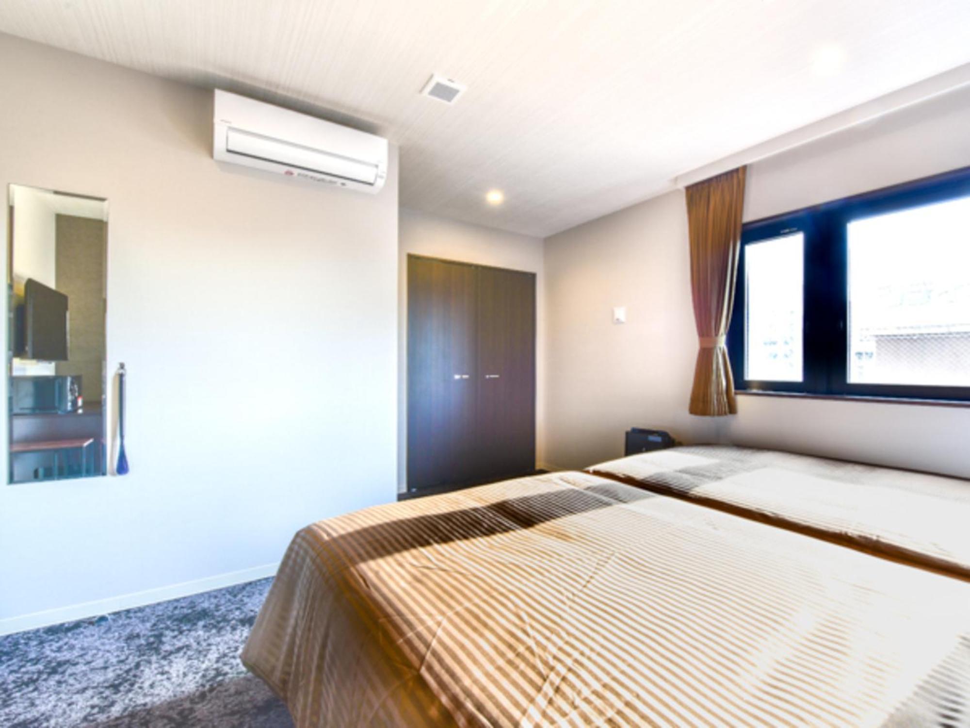 Hotel Livemax Fukuoka Tenjin West 3*